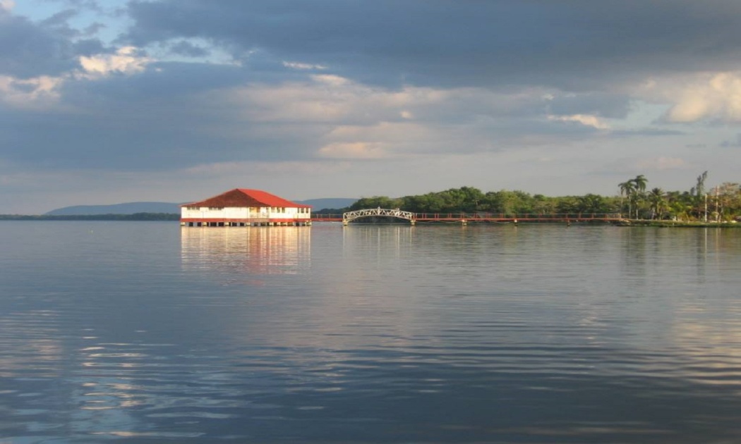 Laguna de la Leche, Morón, Ca
